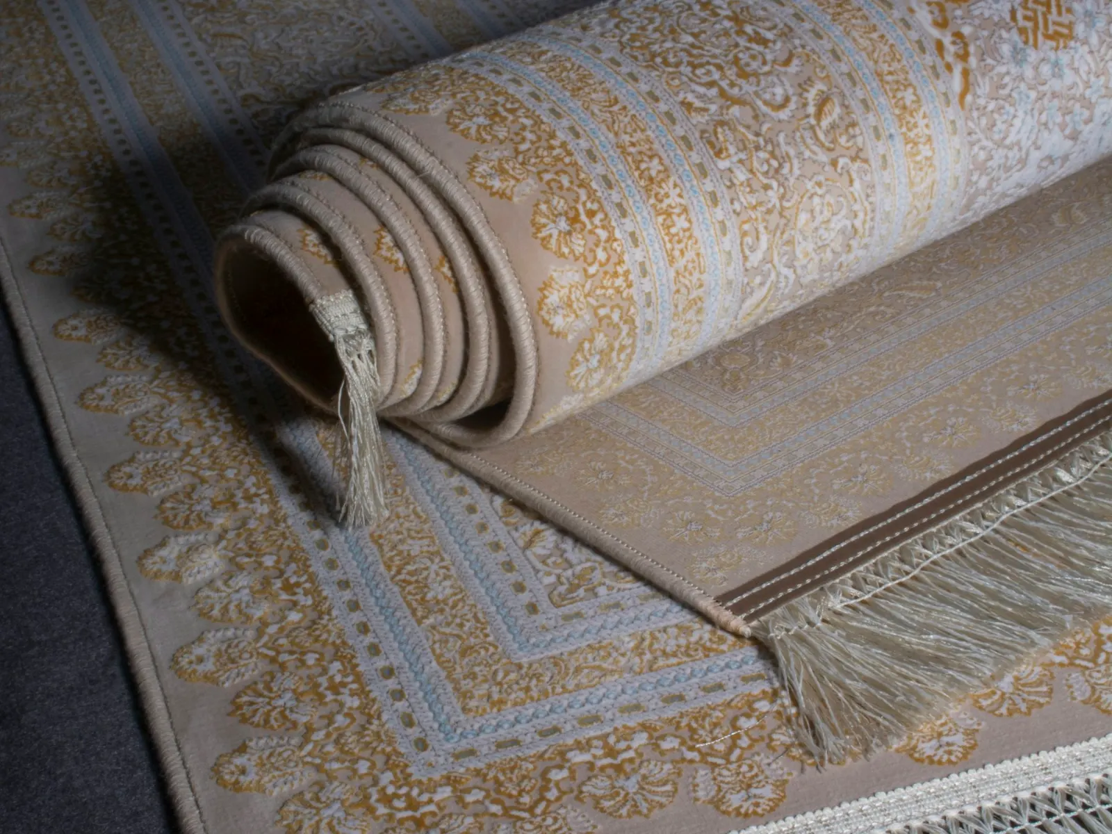Handloom cotton durrie with stripe pattern